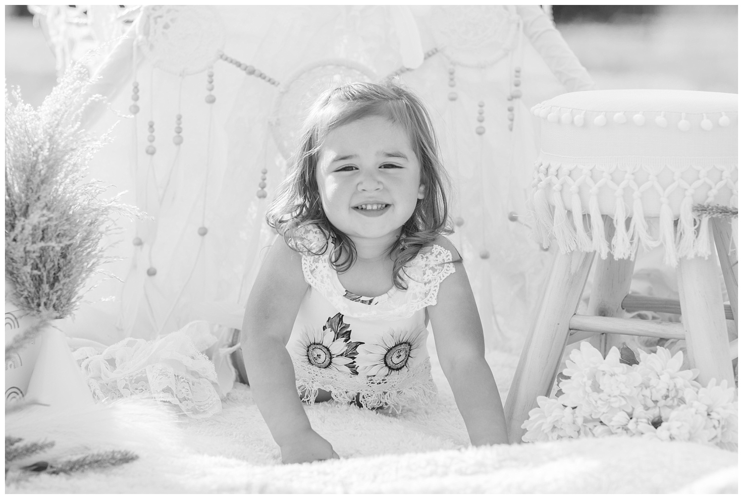 little girl posing at birthday photo session