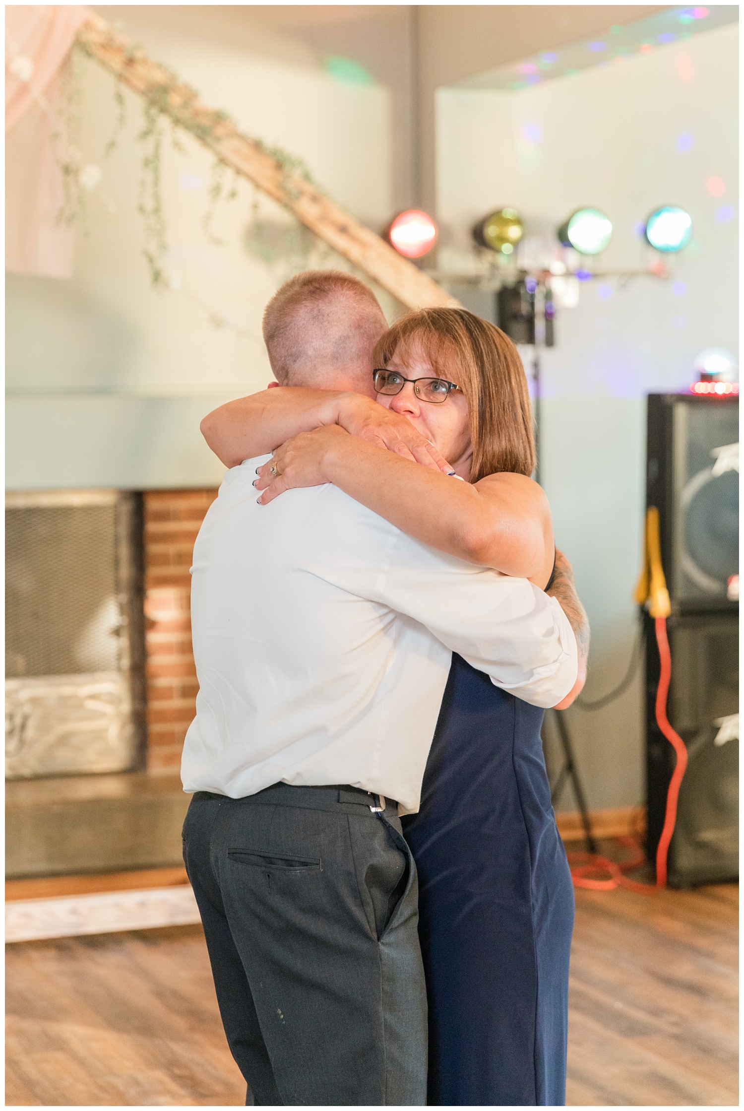 groom and his mom having their dance