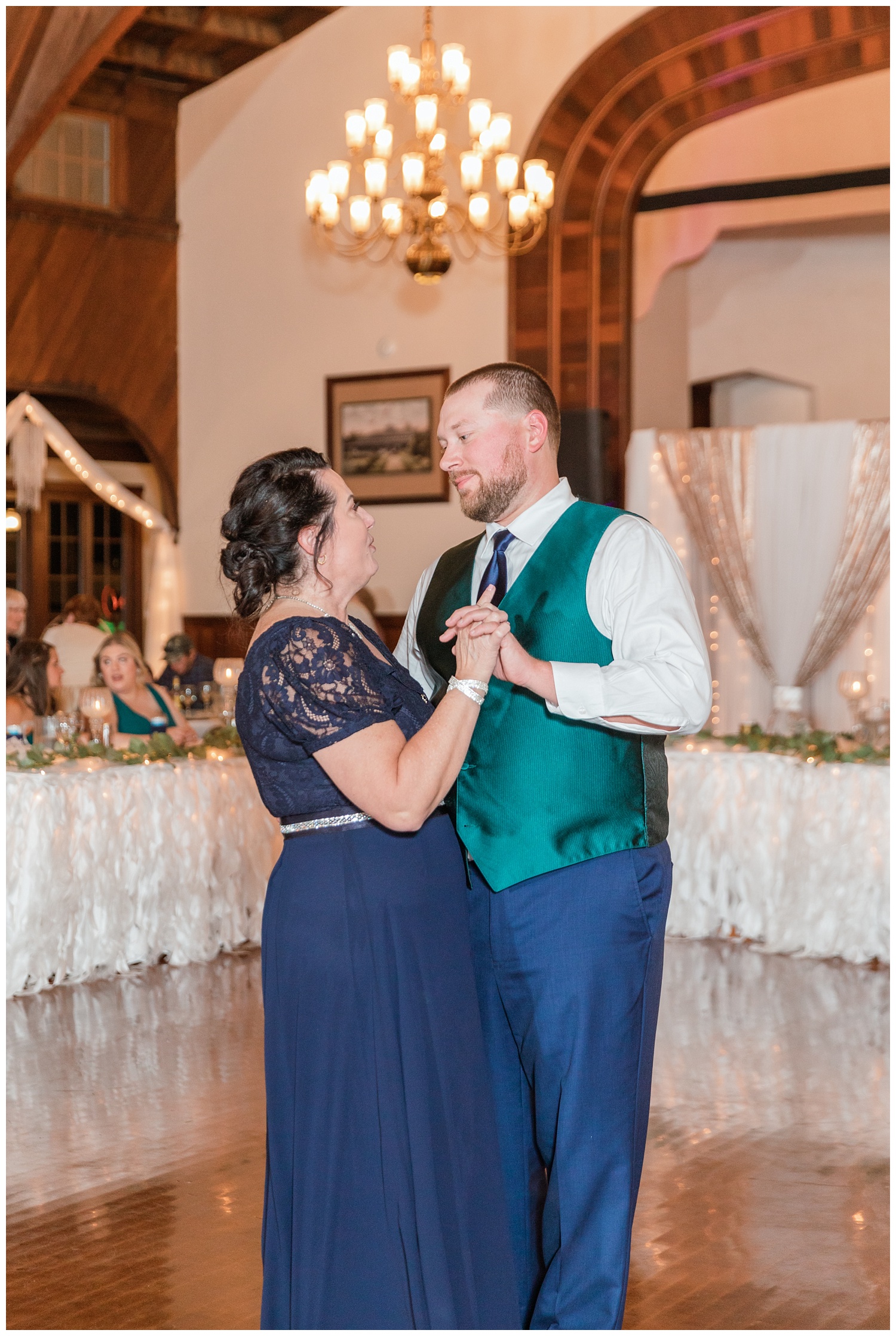groom and mom having a dance at Gibsonburg wedding reception