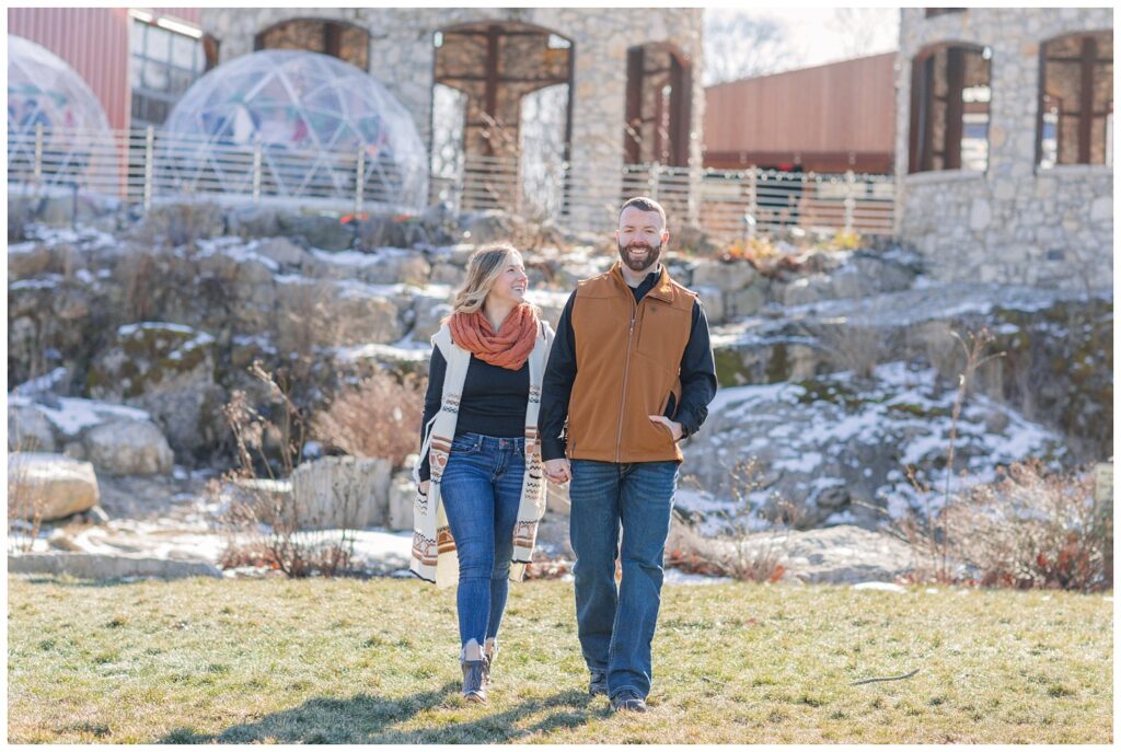 couple walking on the grounds at Twin Oast Brewery in Ohio