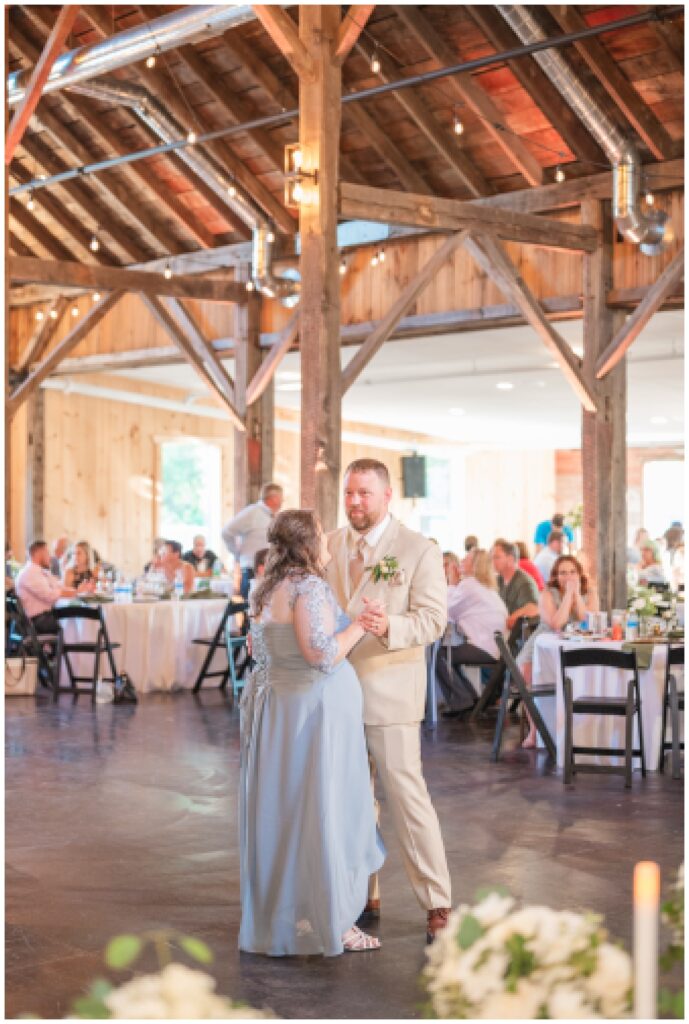 groom dancing with mom at Monroeville, Ohio wedding venue
