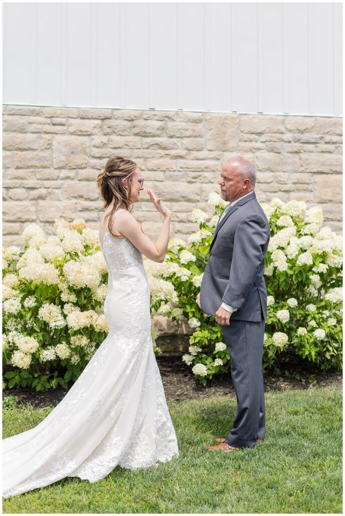 Fremont, Ohio wedding photographer at Arlington Acres venue
