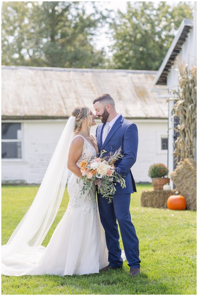 Gibsonburg, Ohio wedding photographer with bride and groom