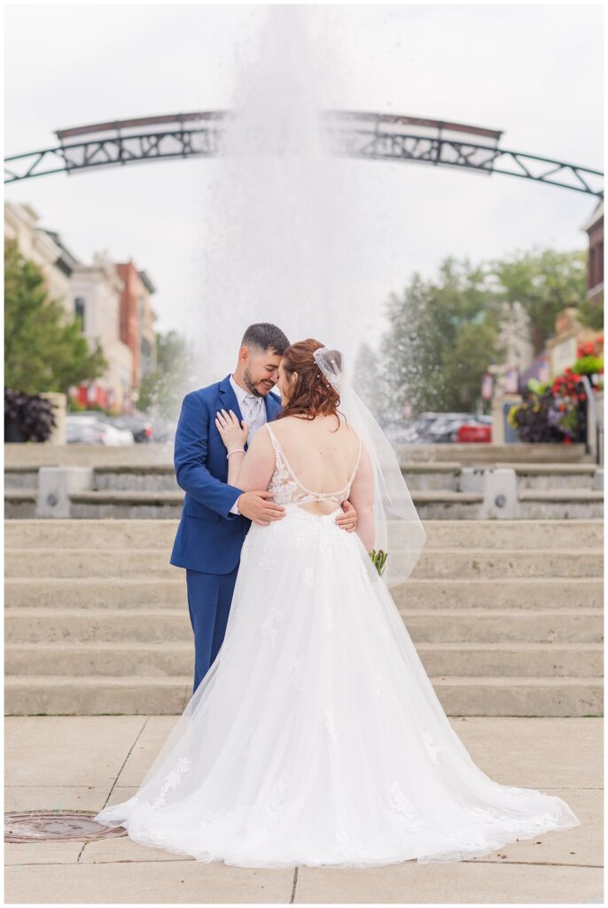 Sandusky, Ohio wedding photographer shooting near the fountain