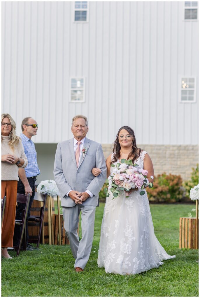 outdoor ceremony at Arlington Acres wedding venue in Tiffin Ohio