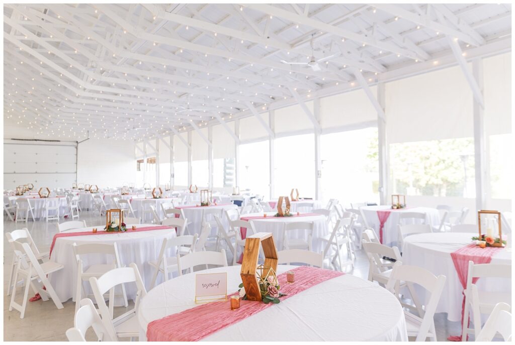 full decorated wedding reception at Arlington Acres venue in Tiffin, Ohio