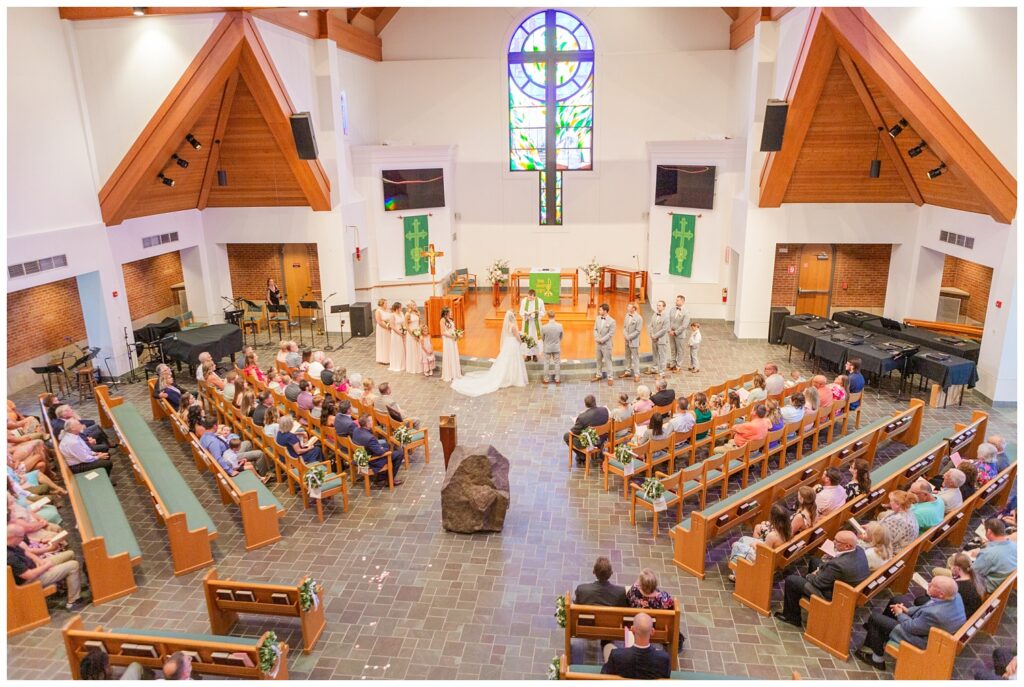 full church portrait from the balcony of bride and groom getting married in Dublin, Ohio