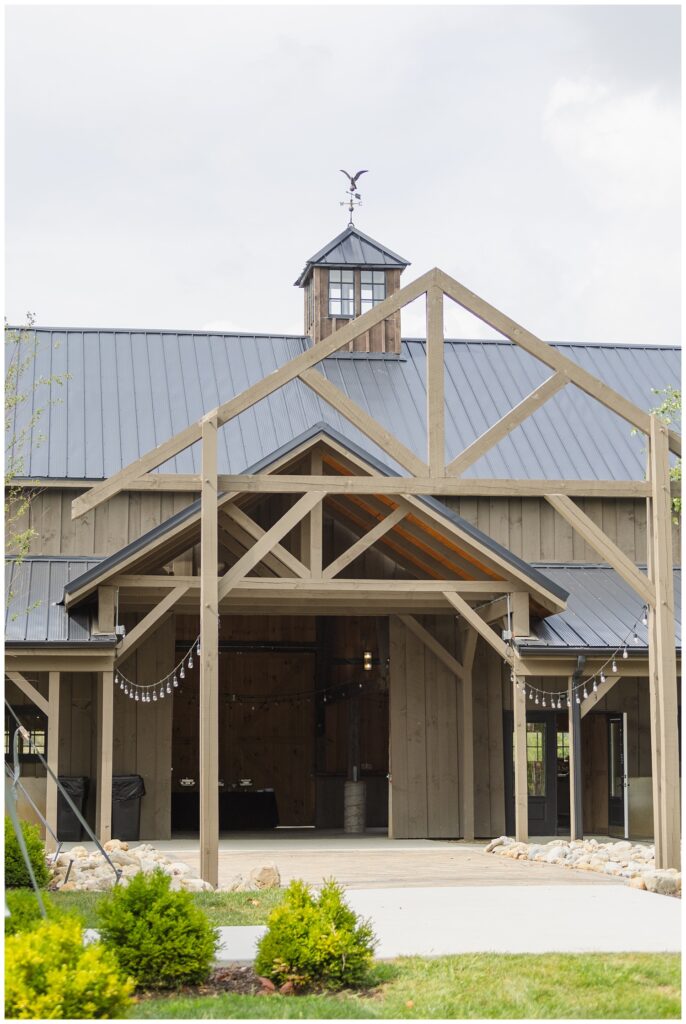 outdoor patio area at the Homestead by Stillwaters wedding venue