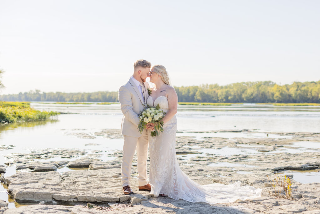 fall wedding in Bowling Springs, Ohio near the river on the rocks