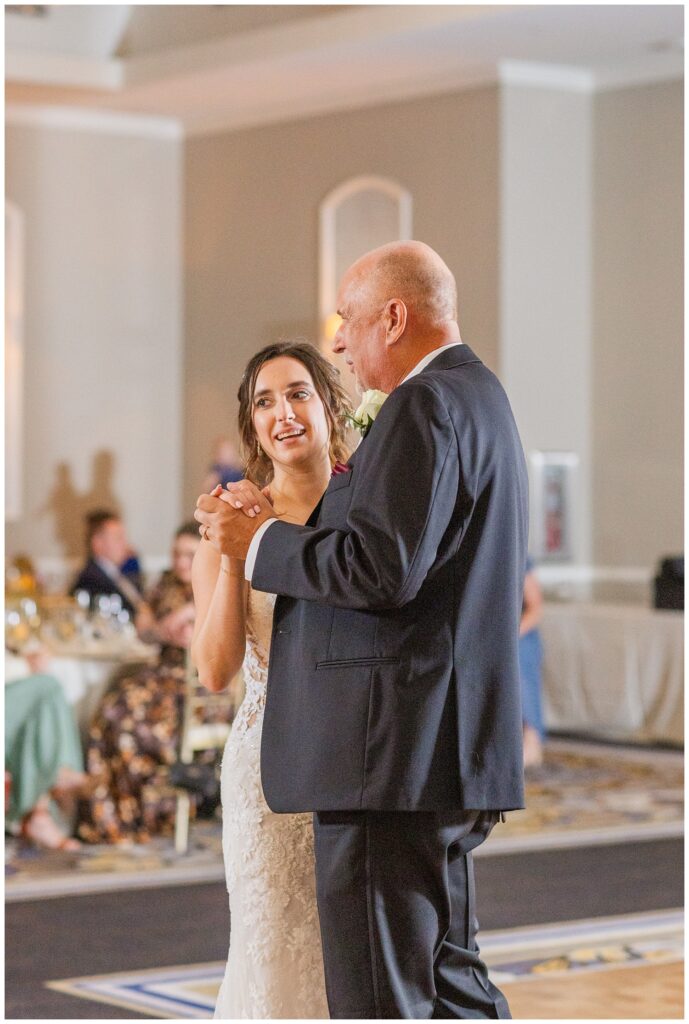 bride dancing with her dad at fall wedding reception in Ohio