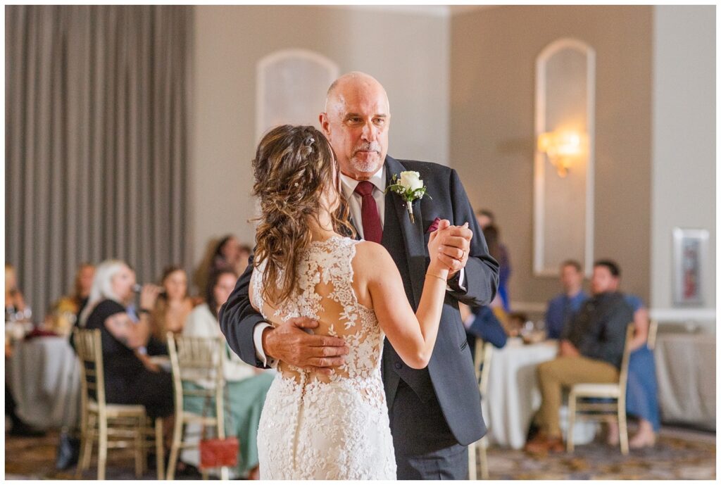 bride dancing with her dad at fall wedding reception in Findlay, Ohio