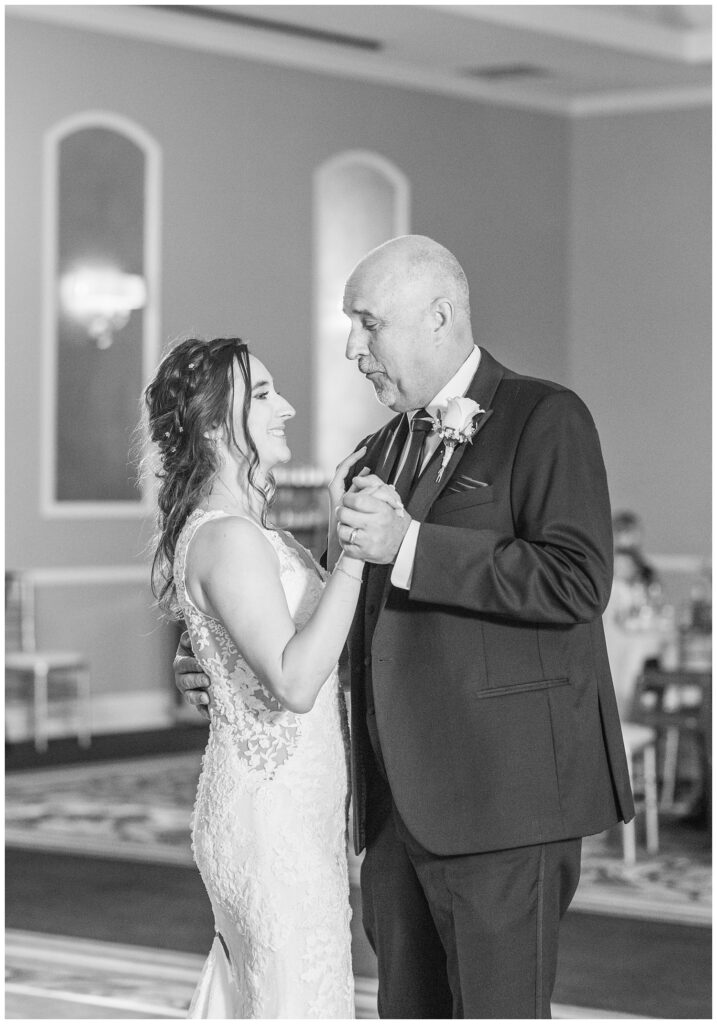 bride dancing with her dad at fall wedding reception in Findlay, Ohio