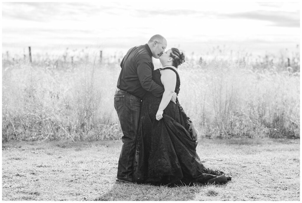 Pickwick Place bride and groom portraits outside in Bucyrus, Ohio