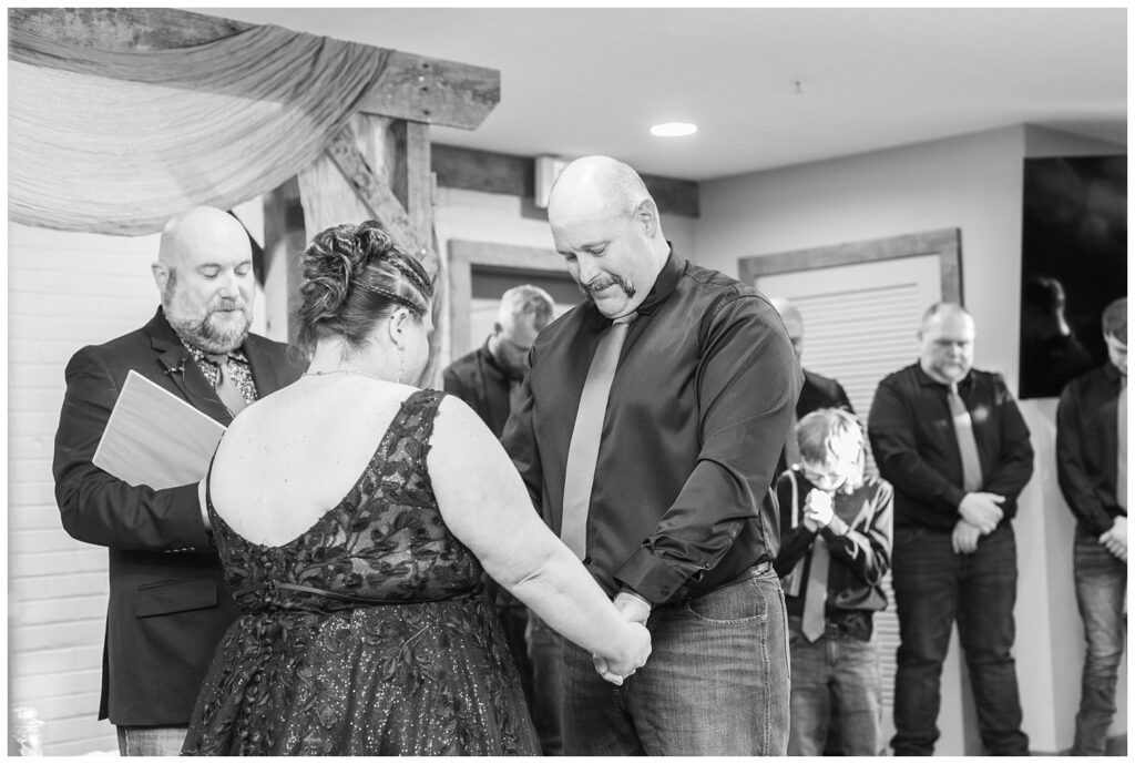 Bucyrus, Ohio wedding photographer at ceremony at Pickwick Place venue