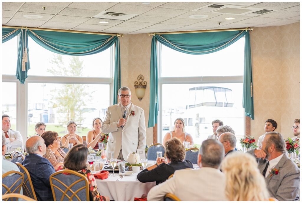 bride's dad giving a speech at the reception in Sandusky, Ohio