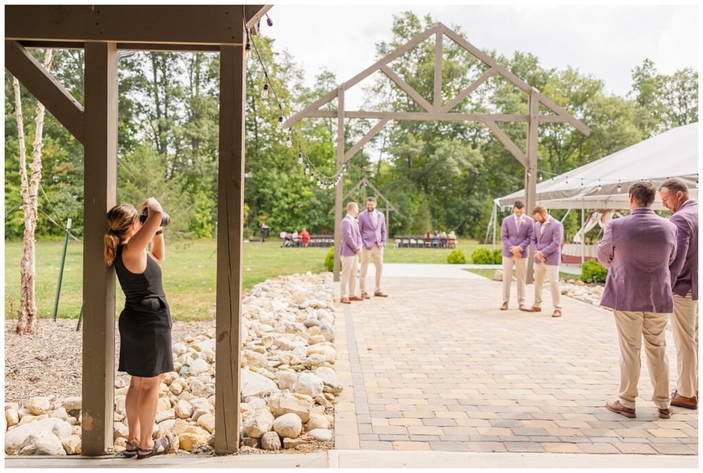 Ohio wedding photographer taking pictures of the groomsmen before the ceremony