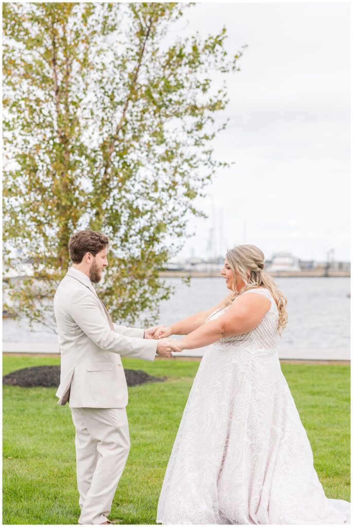 how to create a magical first look for your wedding at The Sandusky Yacht Club in Ohio