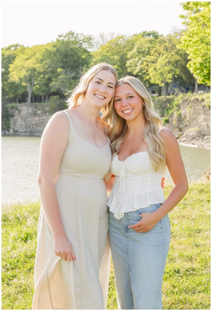 Lake Erie extended family summer portrait session on the shore 