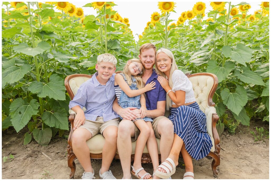 Fremont, Ohio family photographer at The Suns Flower Farm for mini sessions