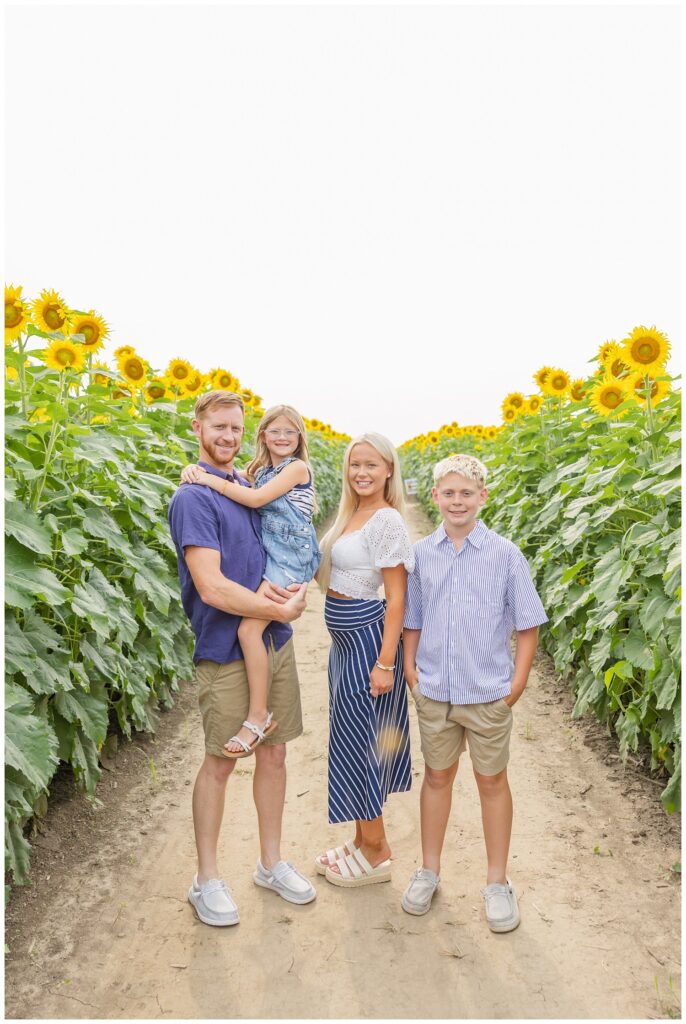 Fremont, Ohio mini session photographer at The Suns Flower Farm 
