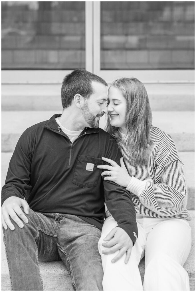 Tiffin, Ohio couples photographer taking portraits on the campus of Heidelberg University